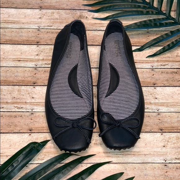 kenneth cole black flats